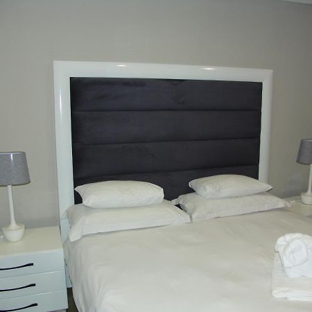African Moon Corporate House Kempton Park Esterno foto