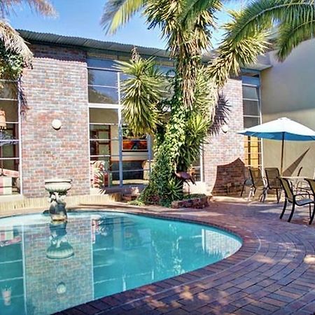 African Moon Corporate House Kempton Park Esterno foto