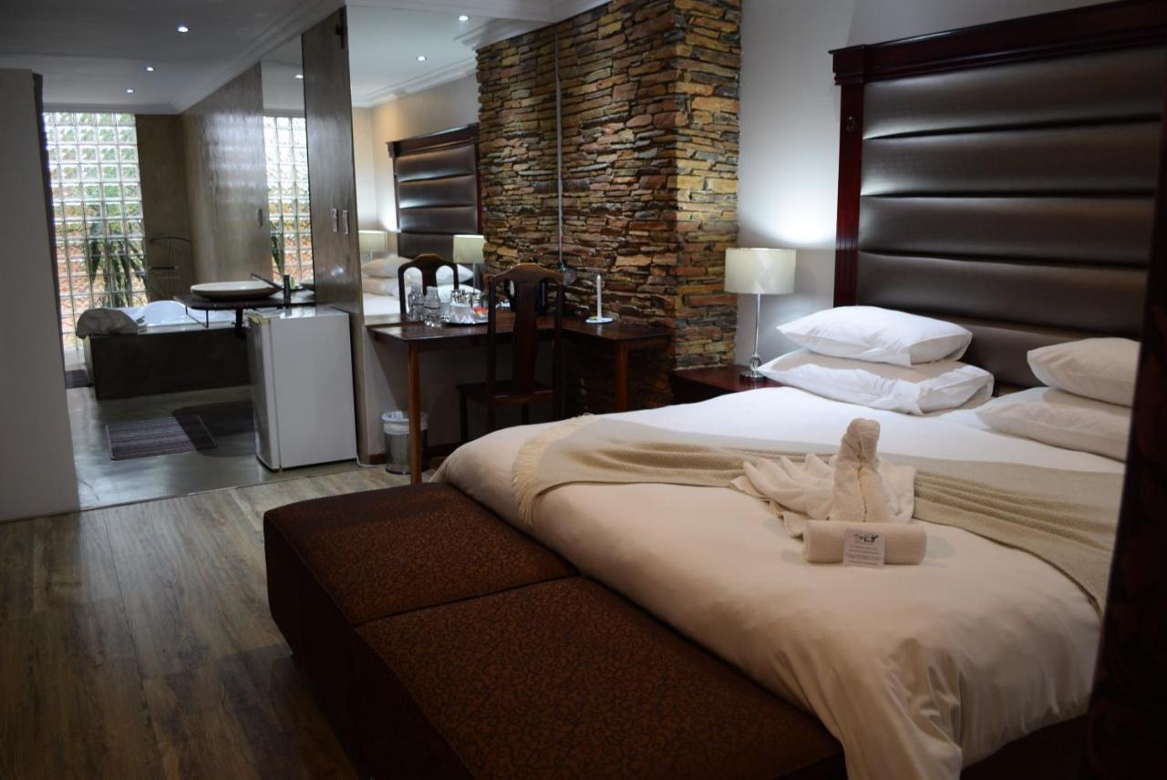 African Moon Corporate House Kempton Park Esterno foto