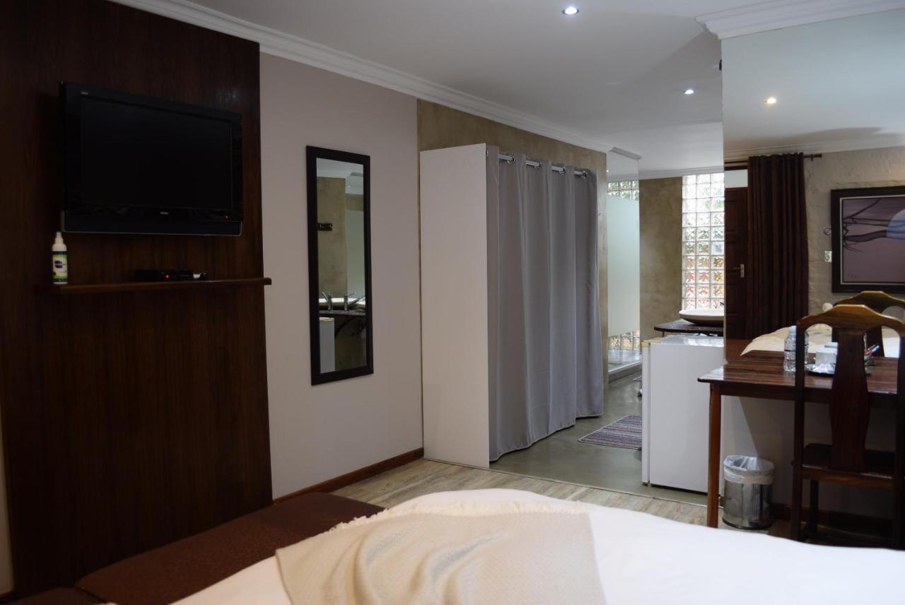 African Moon Corporate House Kempton Park Esterno foto