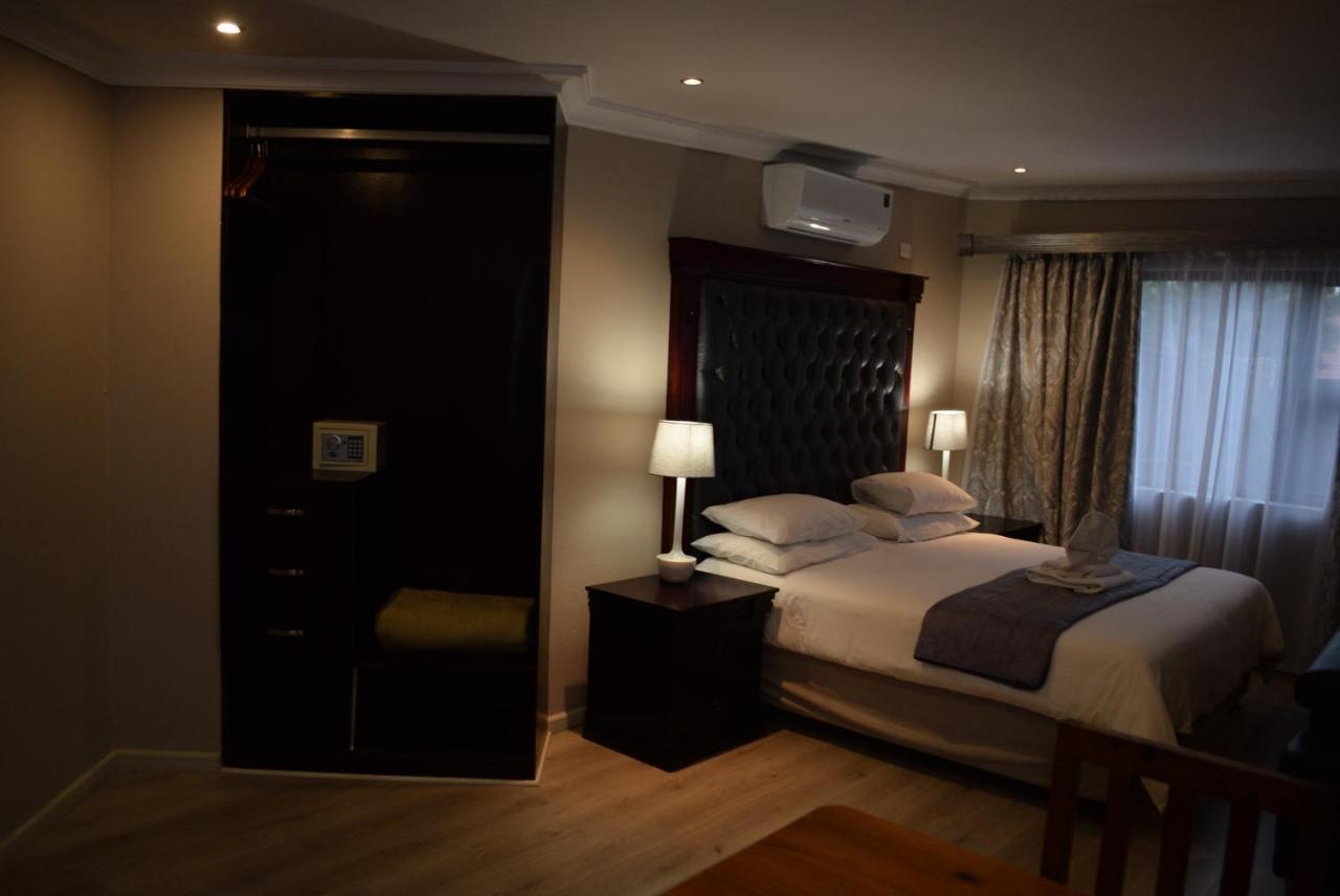 African Moon Corporate House Kempton Park Esterno foto