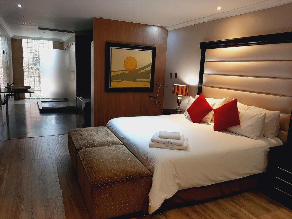 African Moon Corporate House Kempton Park Esterno foto