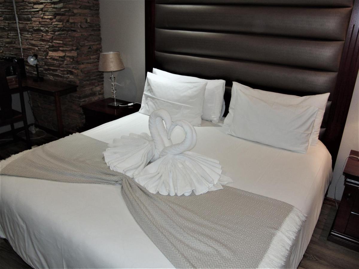 African Moon Corporate House Kempton Park Esterno foto