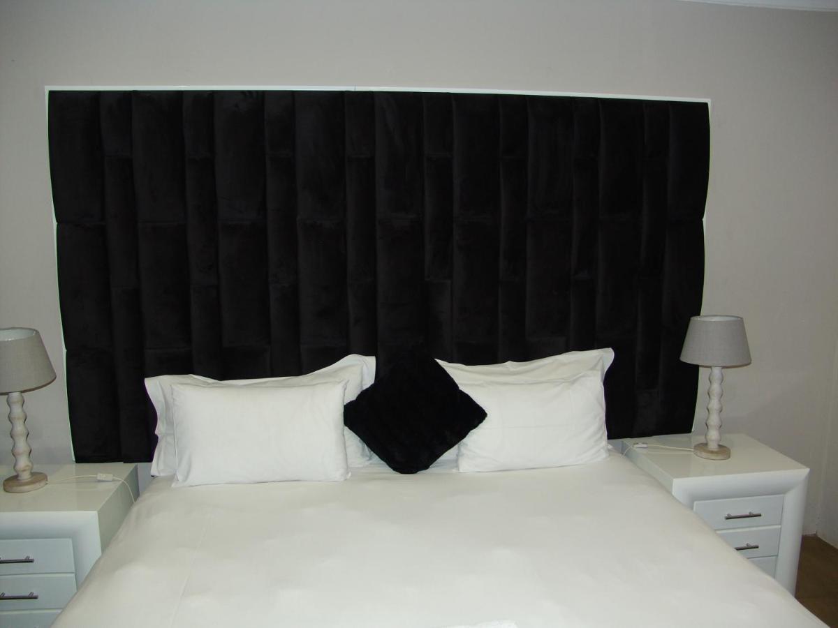African Moon Corporate House Kempton Park Esterno foto