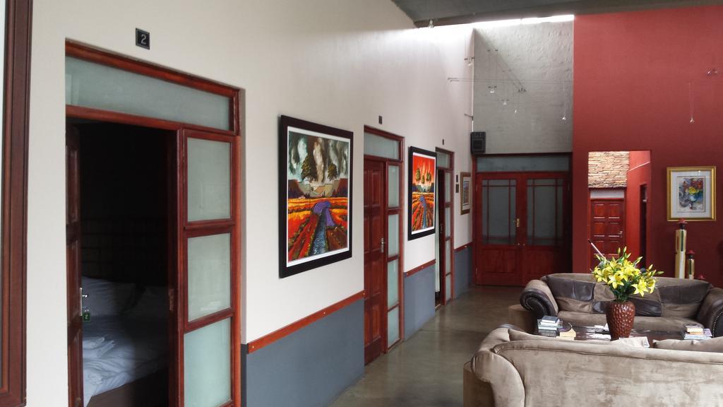 African Moon Corporate House Kempton Park Esterno foto
