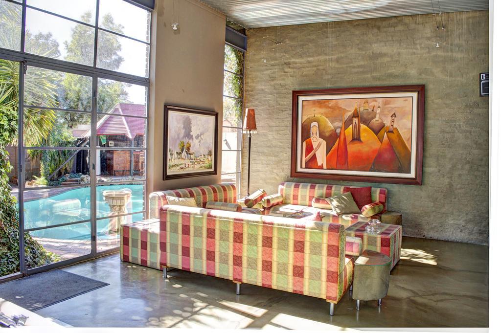 African Moon Corporate House Kempton Park Esterno foto